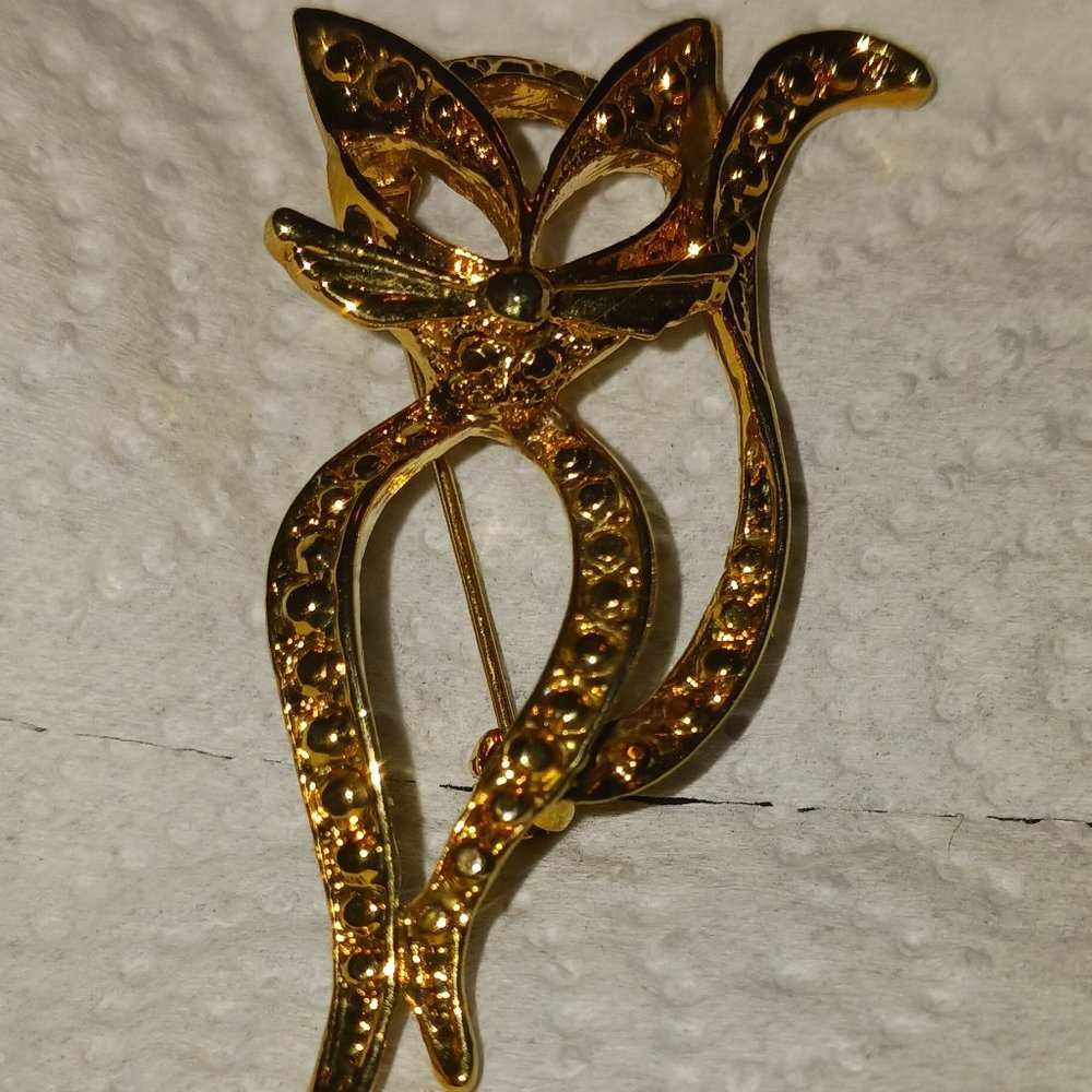 Cat brooch